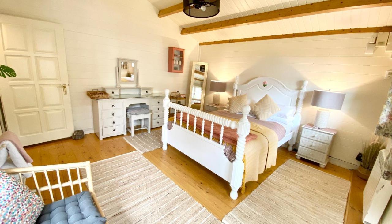 Beaufort House Accomodation Ню Рос Екстериор снимка
