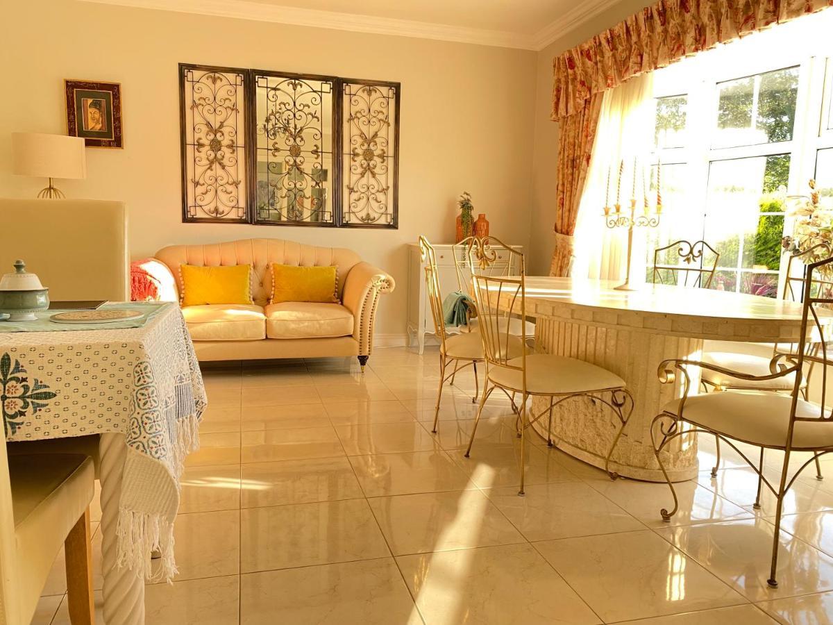 Beaufort House Accomodation Ню Рос Екстериор снимка